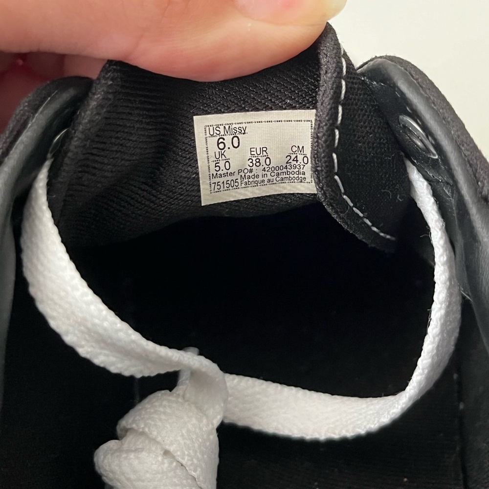 Youth platform vans - Picture 7 of 7